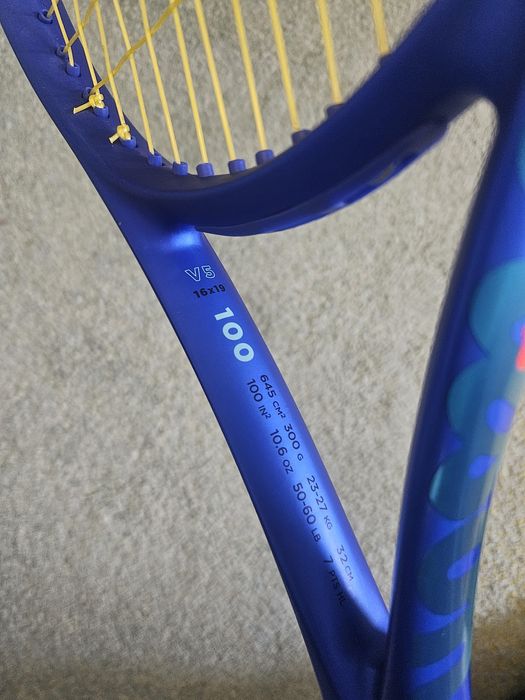 2025 Wilson Ultra 100 V5 Stare excelenta Maner 3