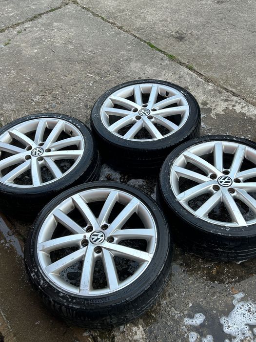 Vând jante aliaj originale VW R18