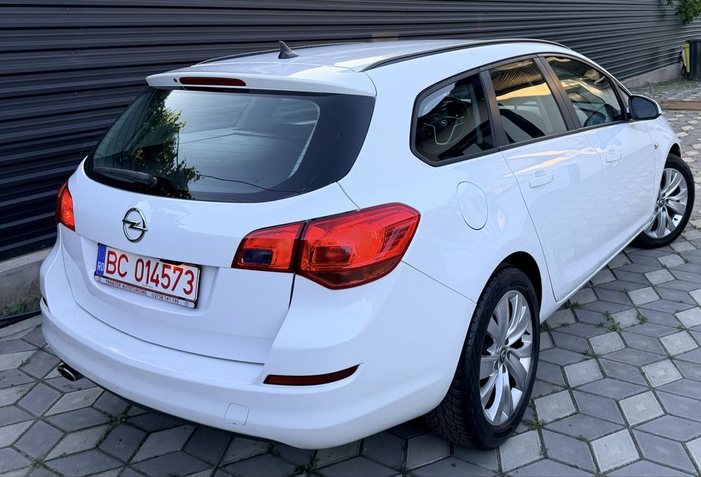 OPEL Astra 2013 — imagine 2