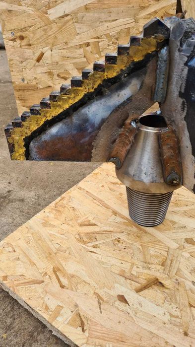 Sapa de foraj cu lame