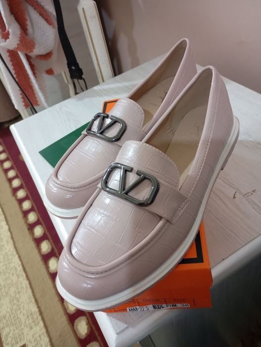 Ayaq kiyim uluwma kiyilmedi .