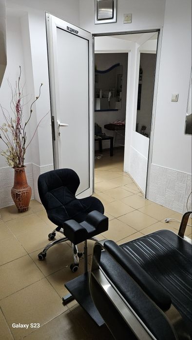 Разработено бизнес помещение 70 кв.м на партер със самостоятелен вход в Кършияка. Подходящо за студио за красота, фризьорски салон, лекарски кабинет,