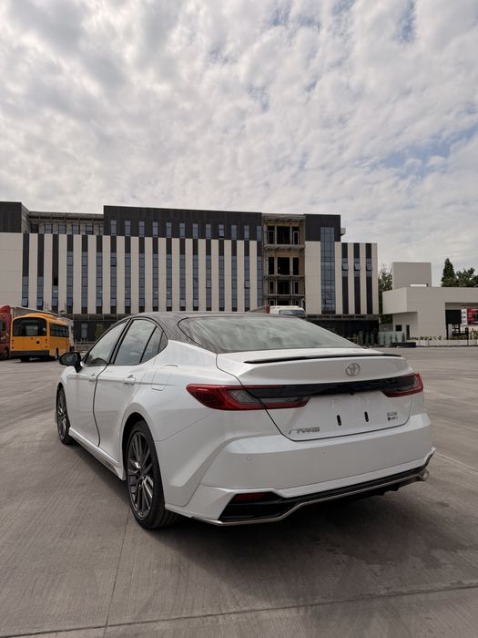 Toyota Camry 2026 — 2