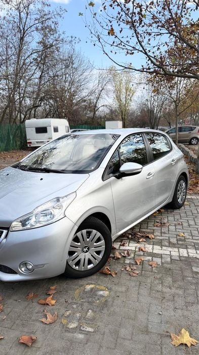 Peugeot 208, 1.2, 2012