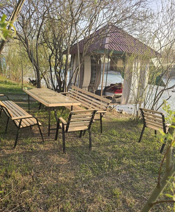 Oстров на берегу реки tапчаны. Рыбалка на реке и озера.