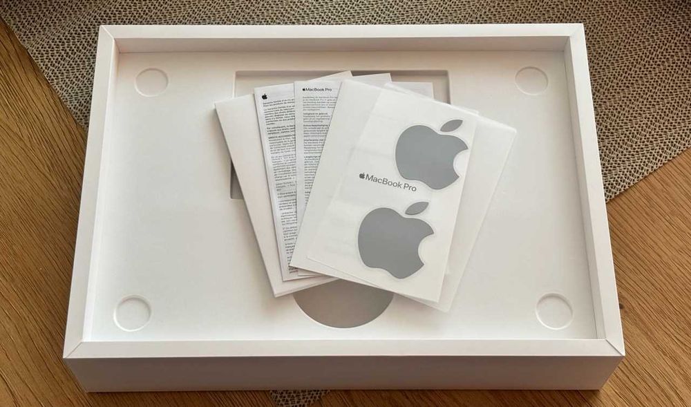 Apple MacBook Pro 13" M1, 16GB RAM / 256GB SSD, в отлично състояние