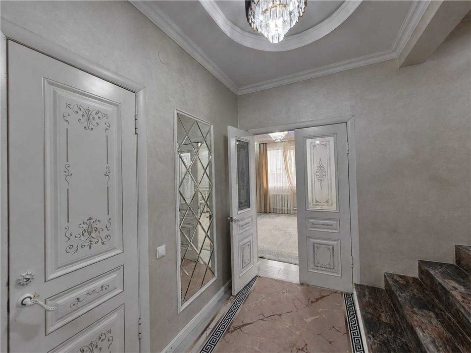 Продам 2 эт дом по ул.Тельмана.