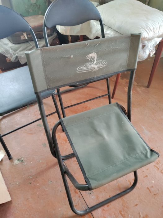 Стулья и скамеечки