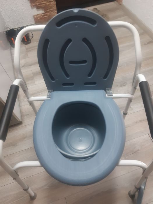 Продам кресло-туалет