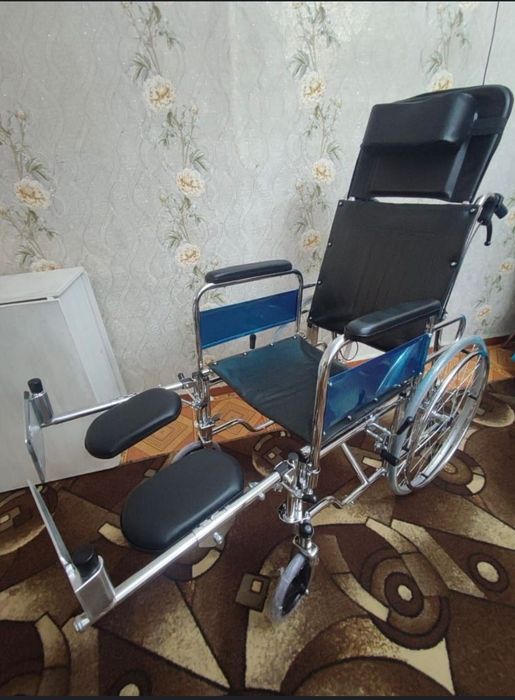 Продам инвалидную коляску новую