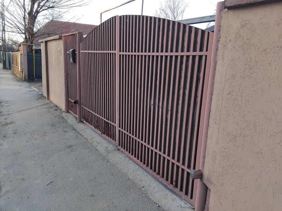 Poartă automatizată