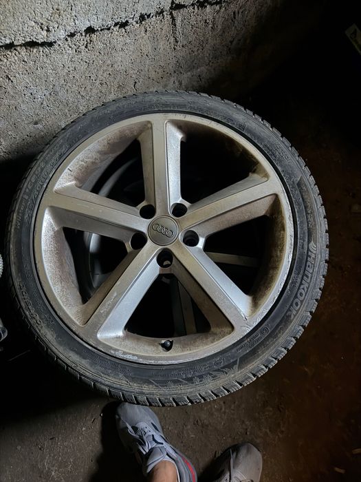 Продавам 4 джанти с гуми от А5 245/40 R18 8.5j ET29 цена:350€