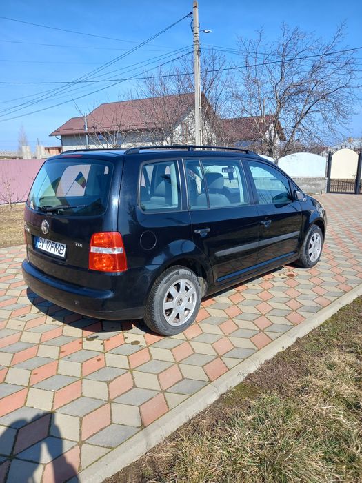 Auto Touran 1,9.. 2004 funcțional..