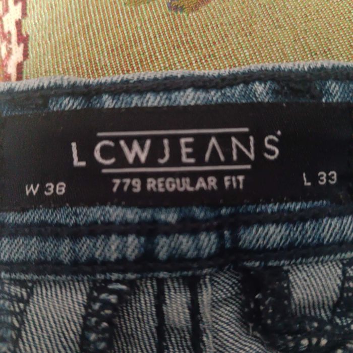 Продам мужские джинсы