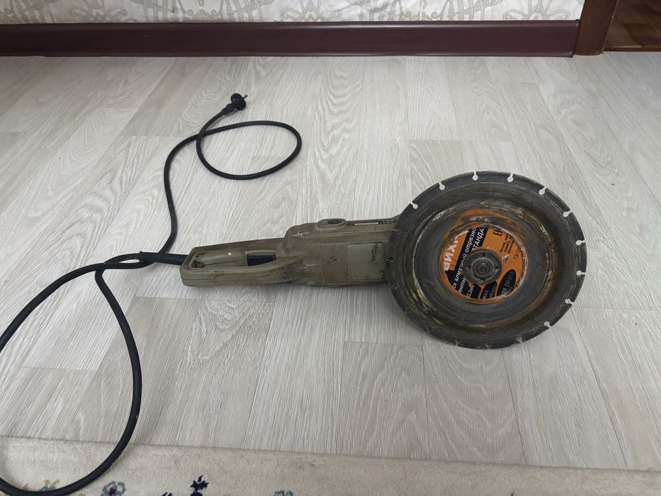 Болгарка фирма Crown