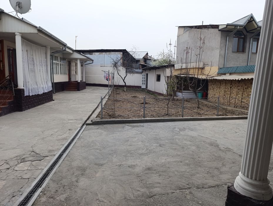 Uy sotiladi srochna LIMONARIYA