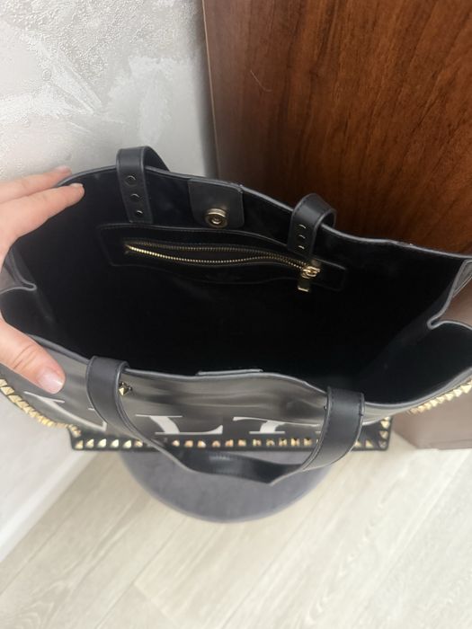 Сумка женская продаетсч