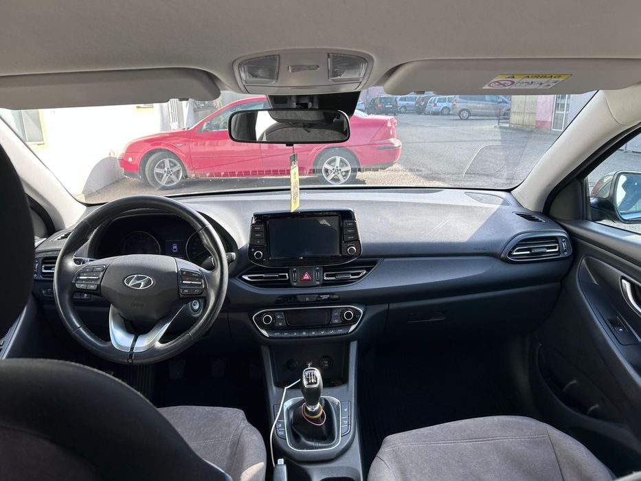 Hyundai i 30 fastback 1.5 T-GDI  160 cp  M-hybrid