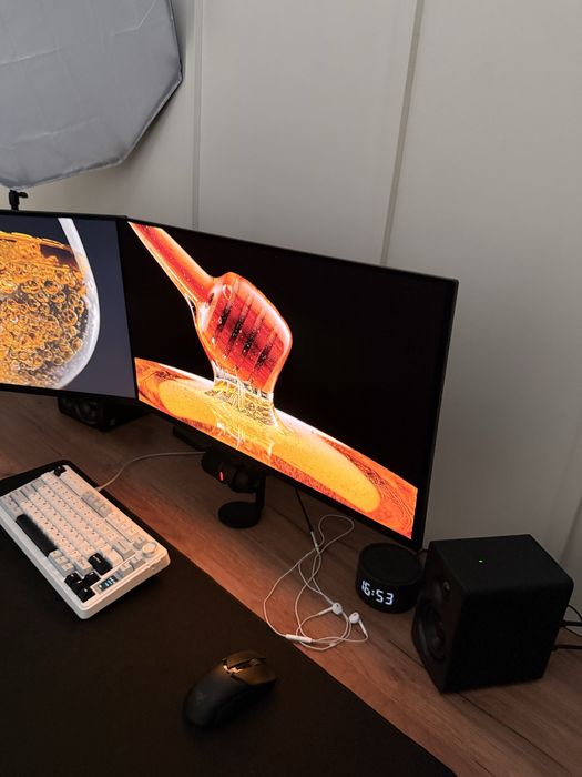 Монитор Samsung OLED 27 дюймов