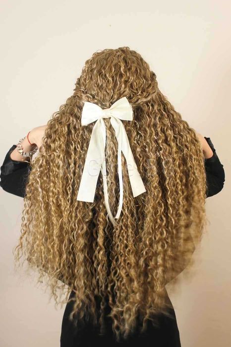 Дълга къдрава тъмноруса лейс фронт перука Жизел