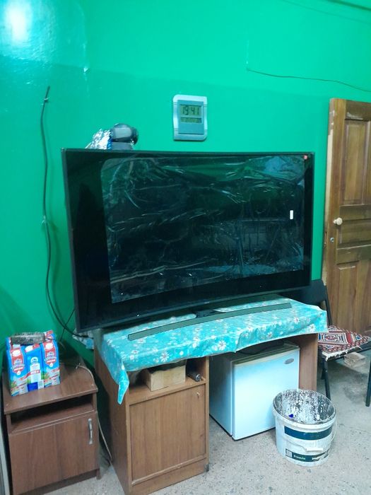 Продам тв Самсунг  65 дюймов.