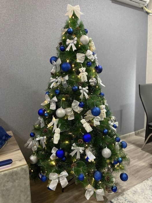 Елка навогодняя