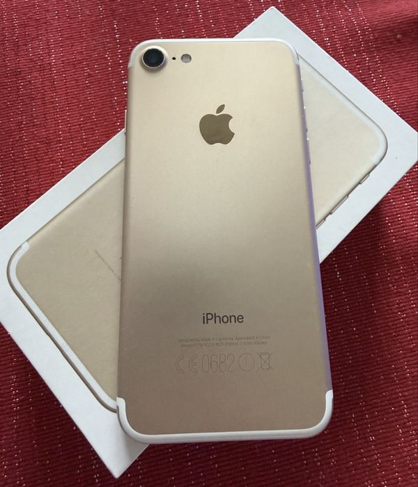 Iphone 7 Gold запазен