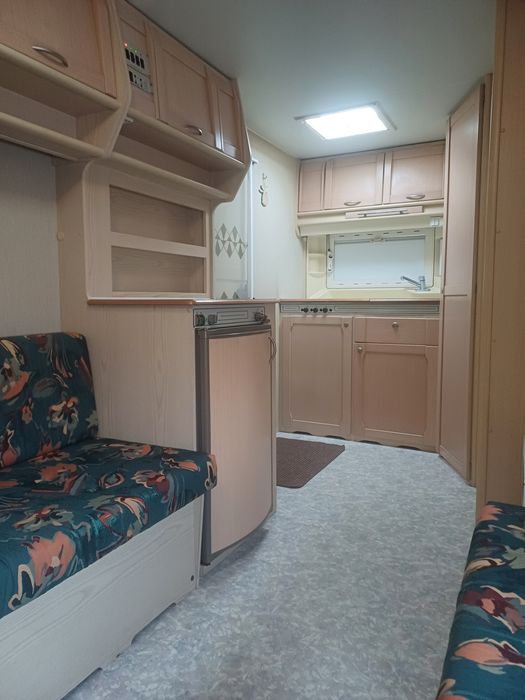 Vind rulota HOME - CAR  , gup CHATEAU, model 445  , import Olanda  .