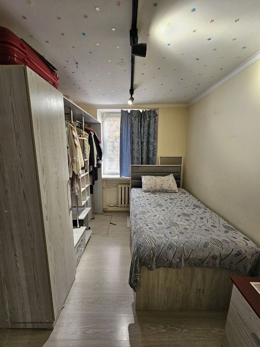 Продаю свою квартиру  в кирпичном доме на Чиланзаре - 2, Ор-р: Аллея