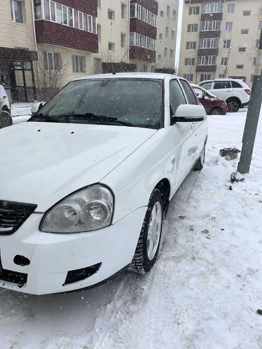 Продам приора 2 люкс