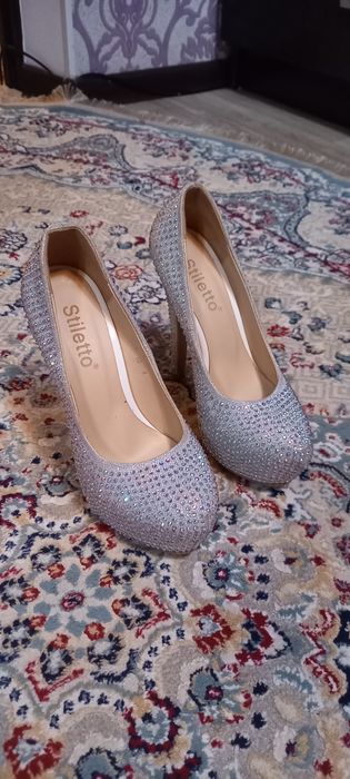 Продам туфли женские