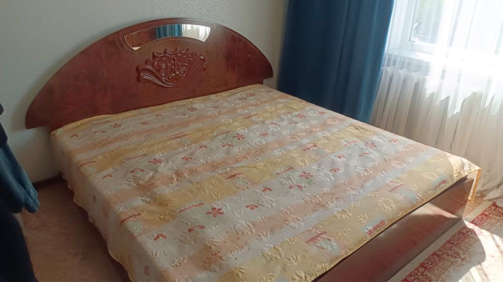 Продам спальный гарнитур СРОЧНО