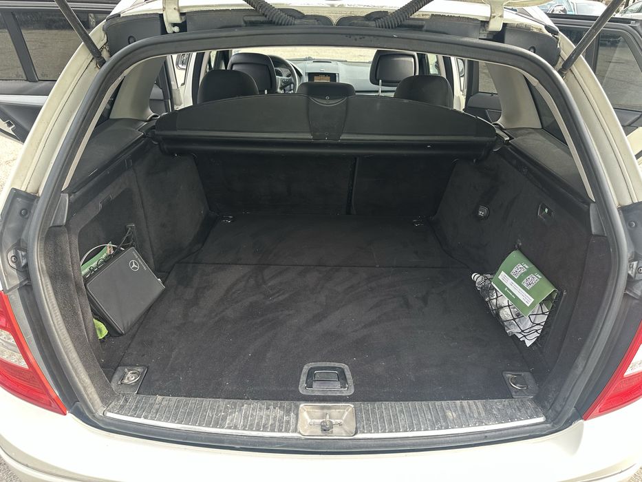 Мерцедес Mercedes C180 ТОП BRC Газ Автоматик Каско Avantgarde Климатро