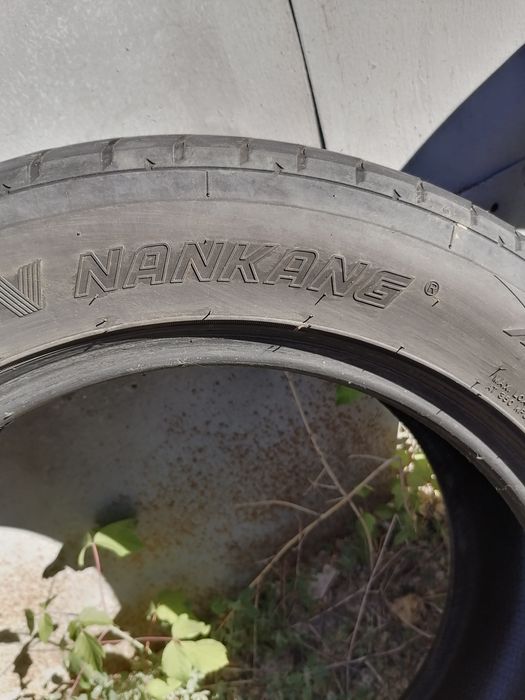 Продам Шины 215 /60 /17 3 шт.