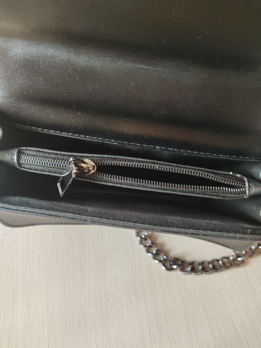 Стильная модная чёрная сумка со стразами..