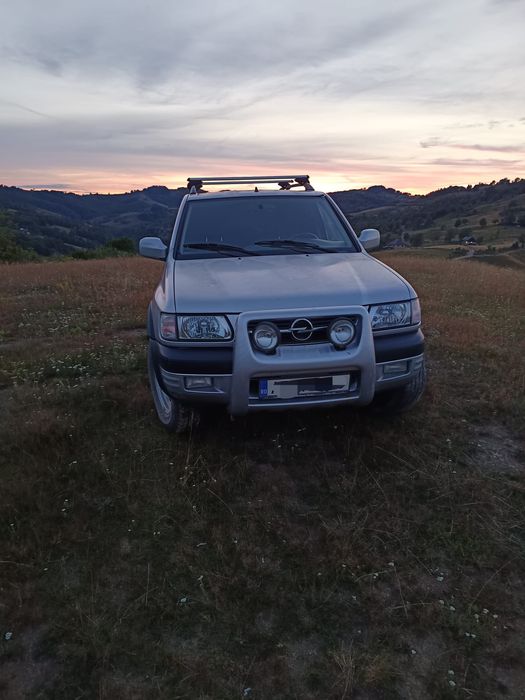 Vând Opel Frontera