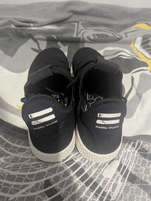 Чисто нови маратонки Adidas Pharell Williams 43.5