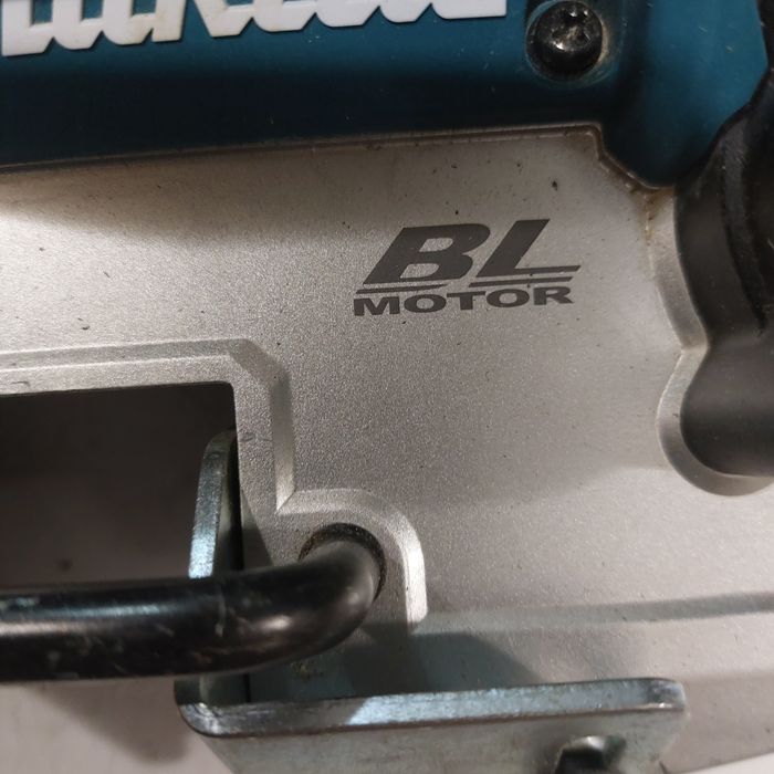 Акумулаторен безчетков лентов трион ножовка Макита Makita DPB184