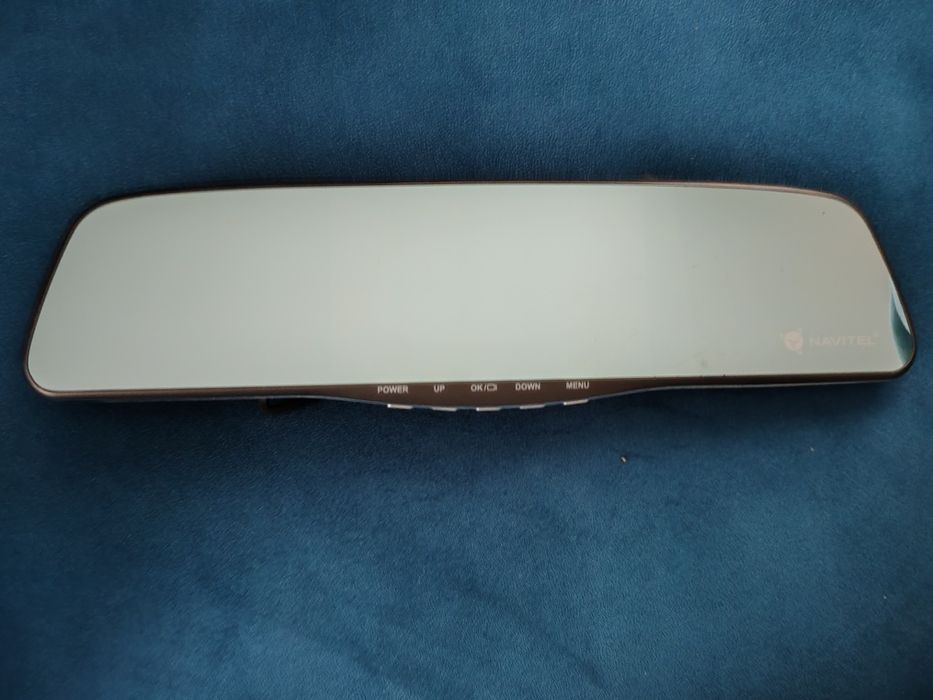 Oglinda retrovizoare inteligenta NAVITEL MR250