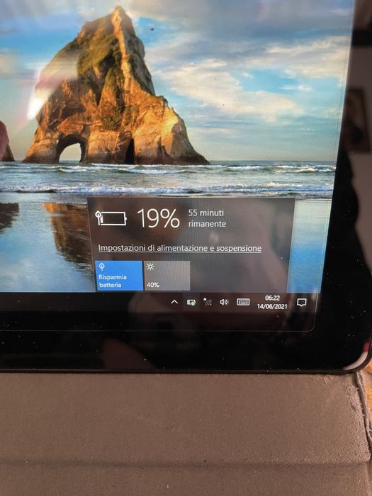 Vând tabletă asus cu windows 10 home
