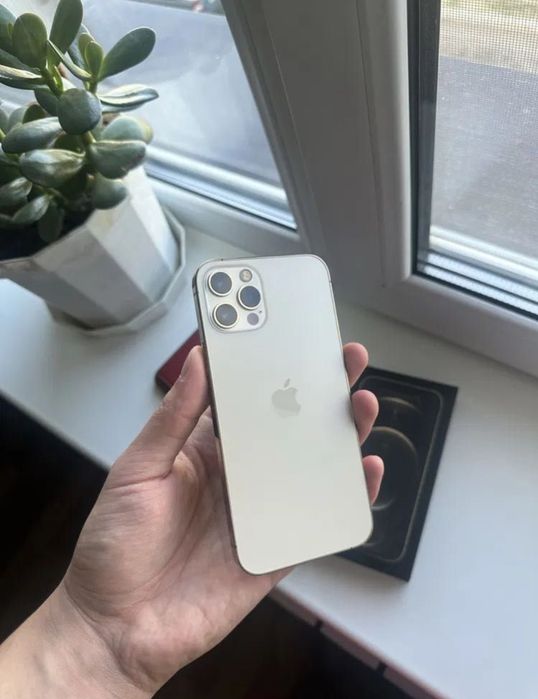 Продам Iphone 12 Pro 256gb