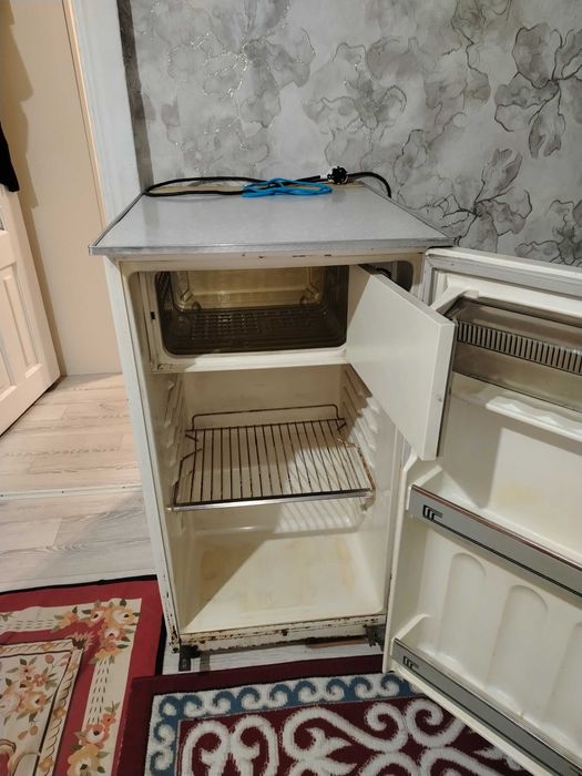 Продам небольшой холодильник