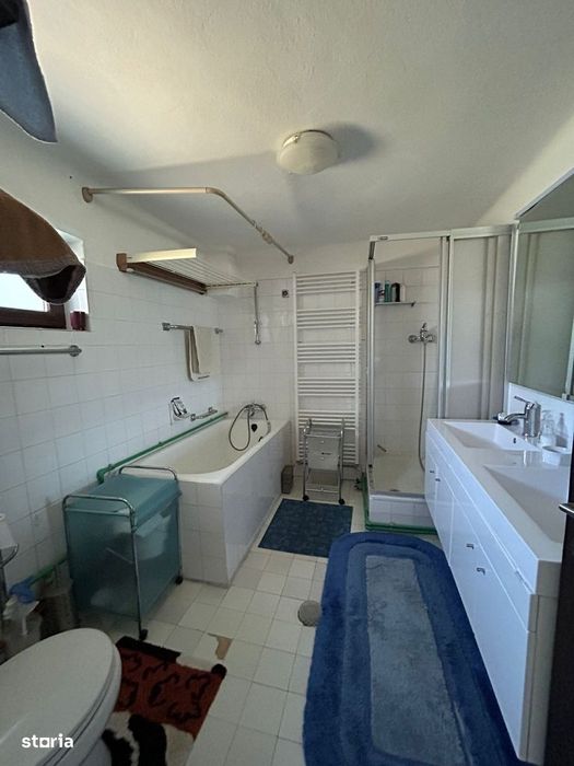 Casă de vânzare în comuna Sălătrucu, județ Argeș.