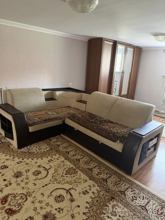Продаю угловой диван