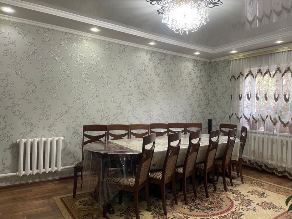 Продам стол и стулья