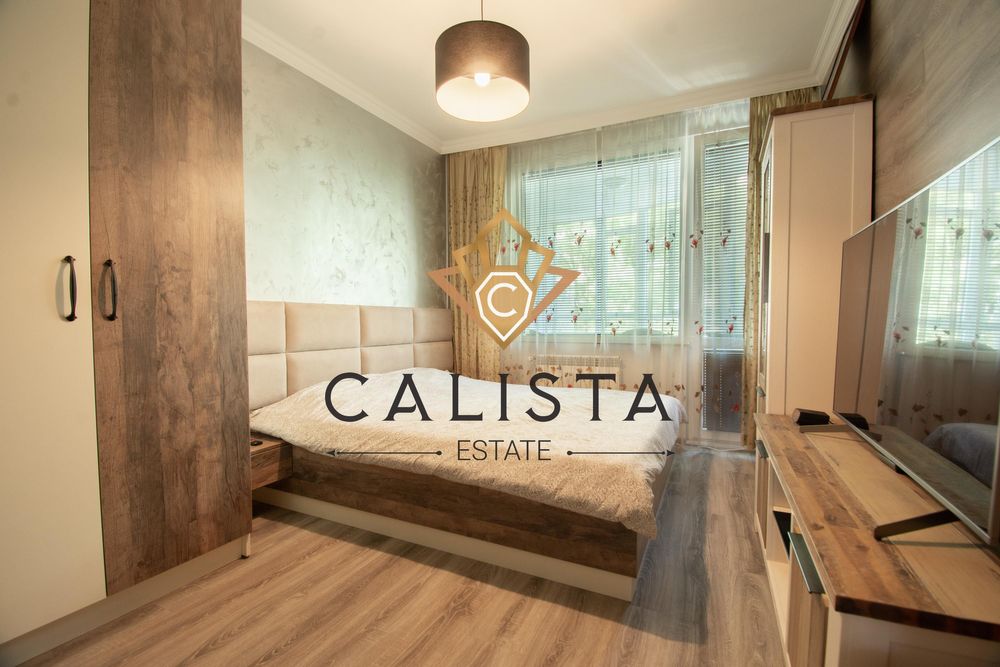 Дава се под наем Тристаен апартамент в София, Център - 110 кв.м за 1295.4 € - Снимка #3