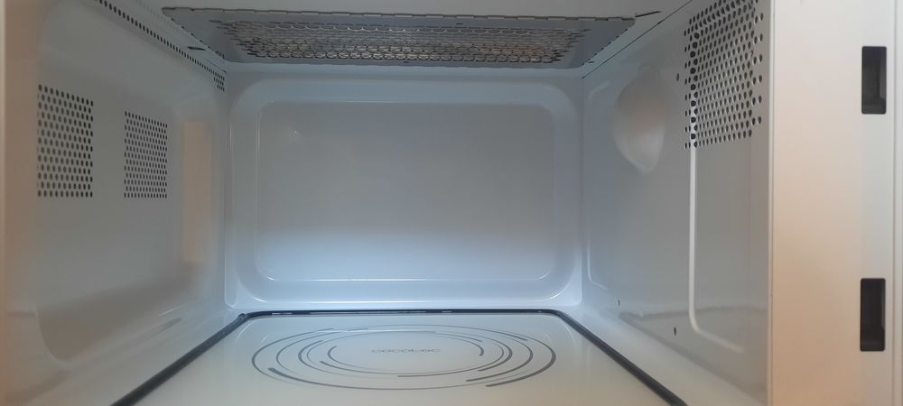 Микровълнова Cecotec FlatBed