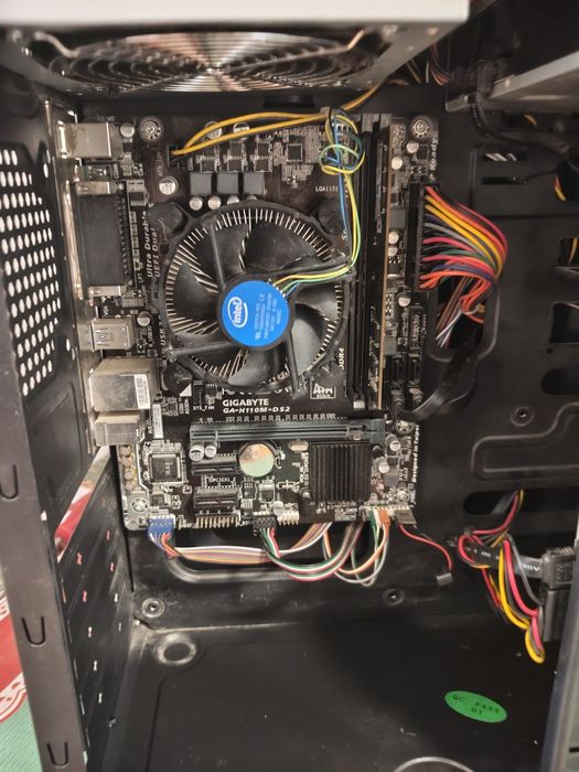 PC unitate Asus  nouă cu Procesor Intel® Pentium™ G4400, 3.30GHz