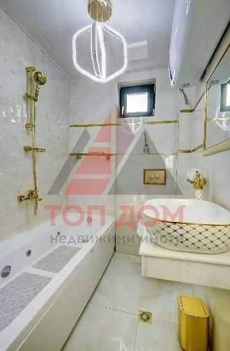 Дава се под наем Тристаен апартамент в Варна, Галата - 150 кв.м за 2500 € - Снимка #7