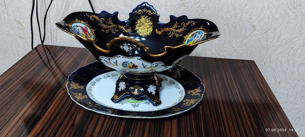 Продам декоративную фарфоровую вазу и тарелку